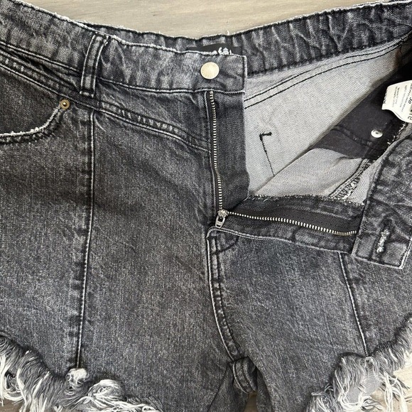 Retrofete Cut Off High Rise Jeans Shorts Women's Black Washed Size 30 - Picture 5 of 9